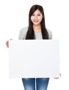 Beyaz tahtalı kadın.