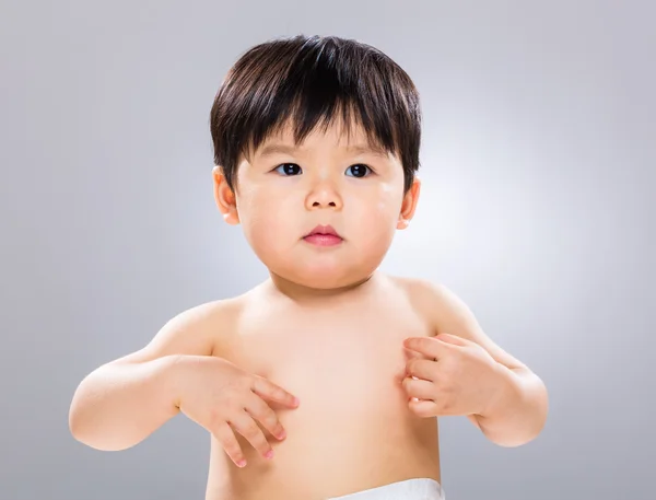 Asiático pequeño bebé niño — Foto de Stock