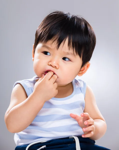 Asiatiska liten baby pojke — Stockfoto