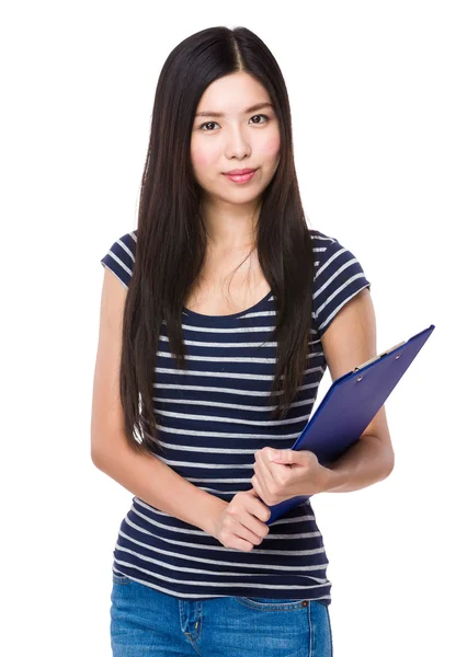 Aziatische vrouw in striped t-shirt — Stockfoto