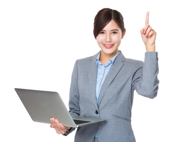 Mujer de negocios asiática en traje de negocios — Foto de Stock