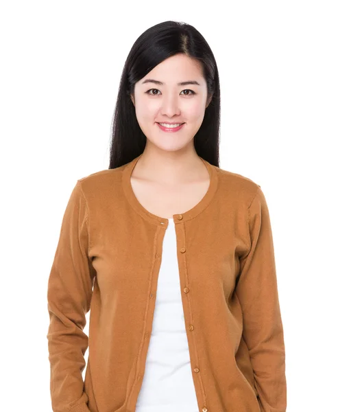 亚洲女人在棕色的羊毛衫 — 图库照片