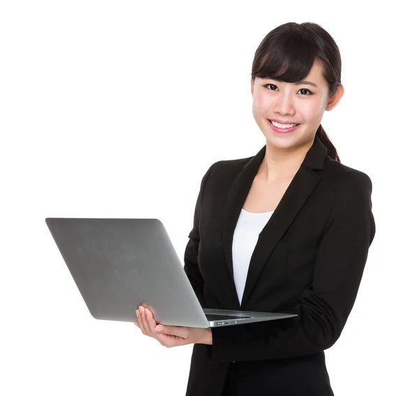 Asiatische Geschäftsfrau mit Business-Anzug — Stockfoto