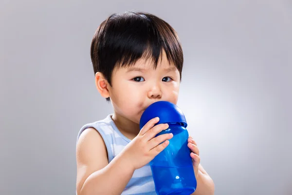 Asian baby drinking water — Stock Photo, Image