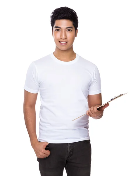 Azjatycki człowiek w białym t shirt — Zdjęcie stockowe