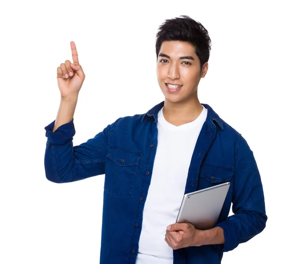Junger asiatischer Mann im blauen Hemd — Stockfoto