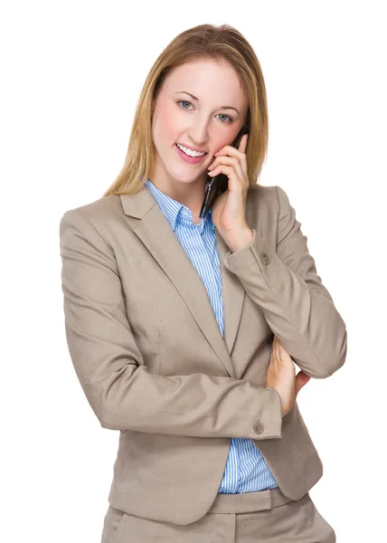 Kaukasische zakenvrouw in beige pak — Stockfoto