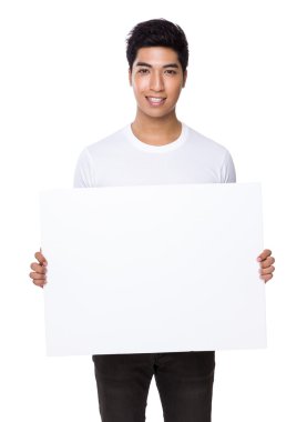 Karışık yarış adam beyaz t shirt