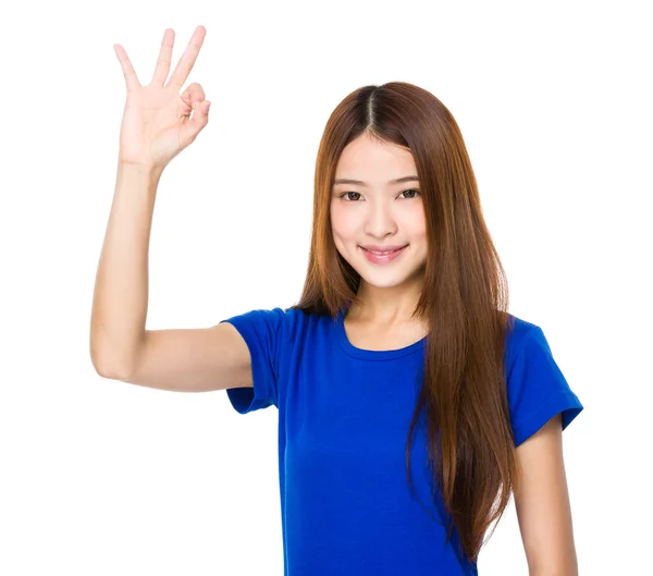 Asiatische junge schöne Frau — Stockfoto