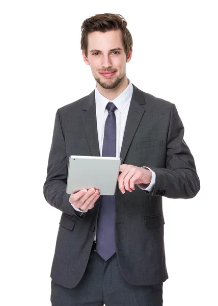 Hombre de negocios caucásico en traje gris — Foto de Stock