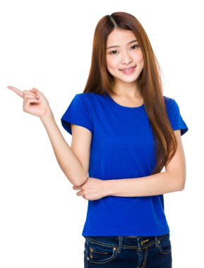 Asyalı kadın mavi t shirt