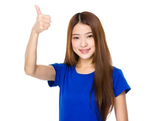 Mujer asiática en camiseta azul — Foto de Stock