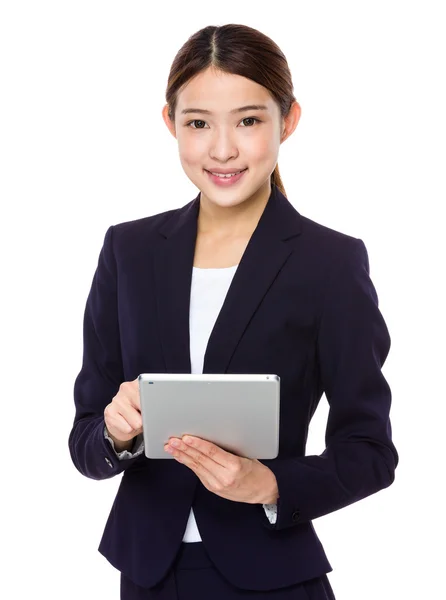 Mujer de negocios asiática en traje de negocios — Foto de Stock