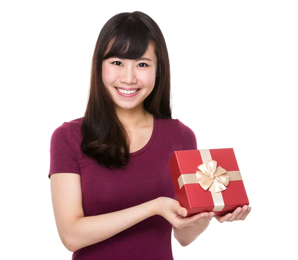 Asian woman in red t shirt — Stock Photo, Image