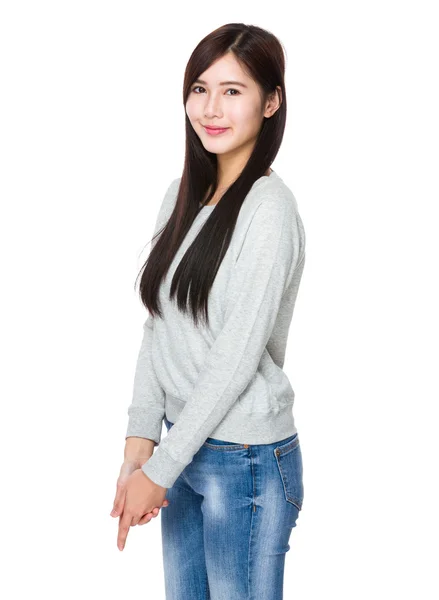 Asiatische junge schöne Frau — Stockfoto