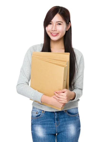 Mujer con carpetas — Foto de Stock