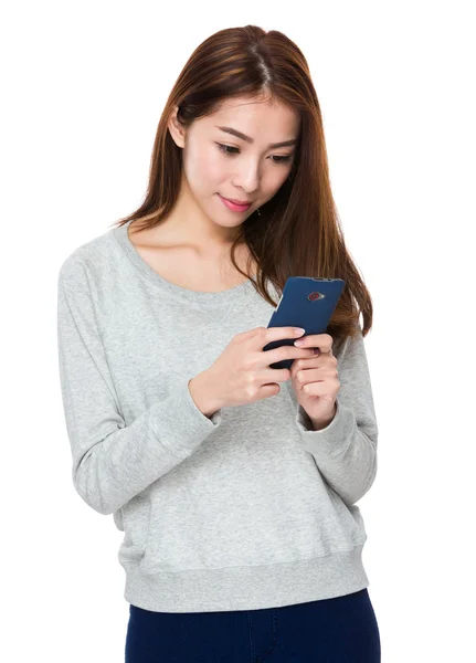 Woman with cellphone — Stock Photo, Image