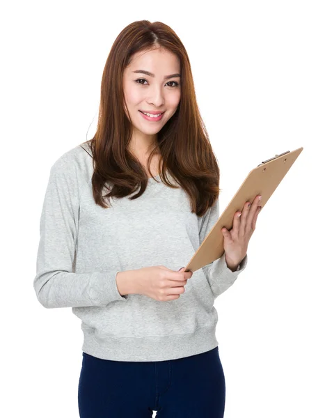 Woman with clipboard — Stock Photo, Image