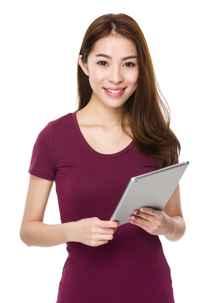 Mujer asiática en camiseta roja —  Fotos de Stock