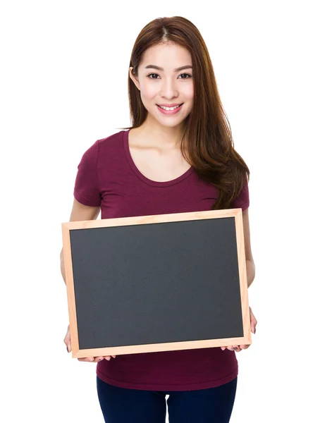 Mujer asiática en camiseta roja — Foto de Stock