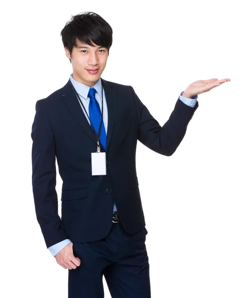 Asiatischer Geschäftsmann im schwarzen Anzug — Stockfoto