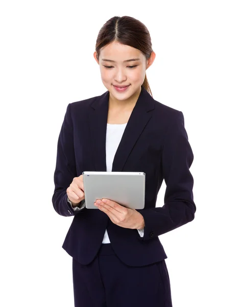 Mujer de negocios asiática en traje de negocios —  Fotos de Stock