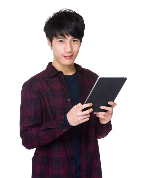Asiatisk man i rutig skjorta — Stockfoto