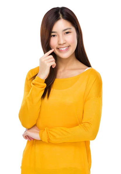 Asiatico donna in giallo maglione — Foto Stock