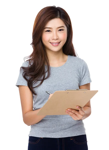 Mulher asiática em camiseta cinza — Fotografia de Stock