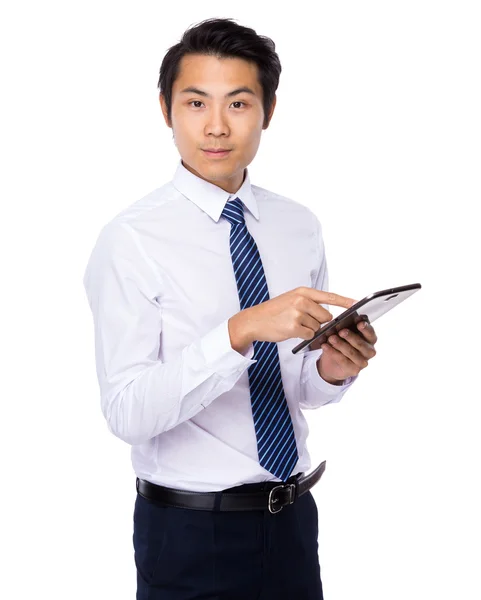 Азиатский молодой привлекательный уверенный бизнесмен — стоковое фото