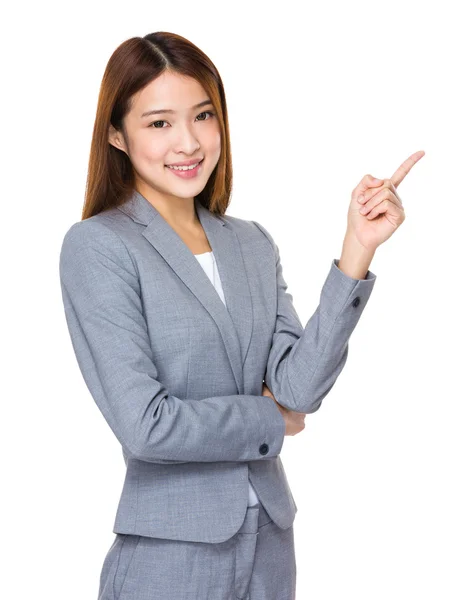 Asiática joven mujer de negocios en traje de negocios — Foto de Stock