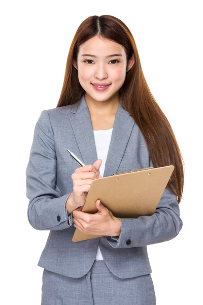 Aziatische jonge zakenvrouw in busines pak — Stockfoto