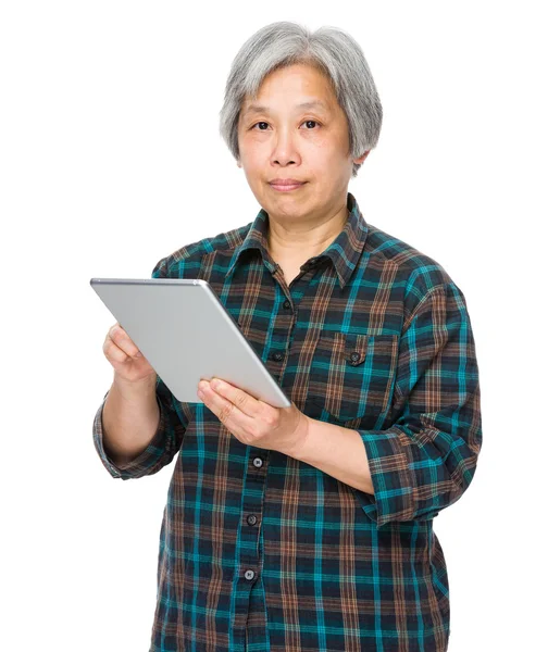 Asiatique mature femme à carreaux chemise — Photo