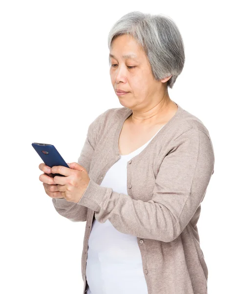 亚洲成熟的女人在米色开衫 — 图库照片
