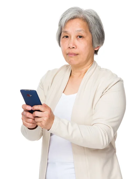 Vieja mujer asiática en cardigan beige —  Fotos de Stock