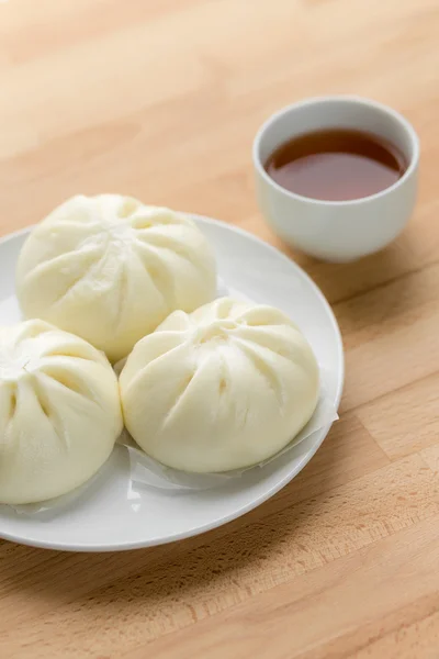 Pães chineses com chá — Fotografia de Stock