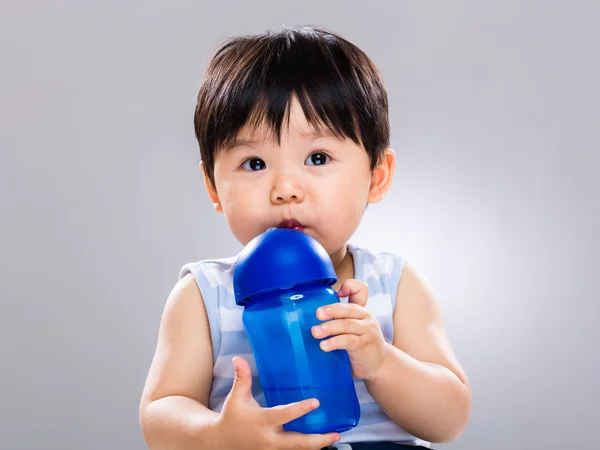 Asiático pequeño bebé niño — Foto de Stock