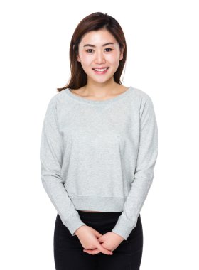 gri süveterli Asyalı genç kadın