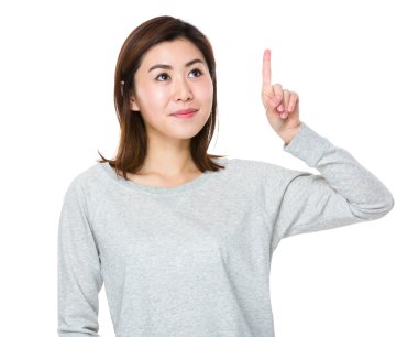 gri süveterli Asyalı genç kadın