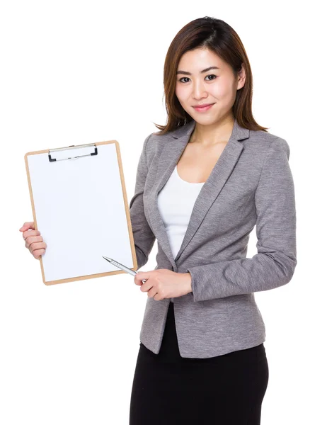 Asiática joven mujer de negocios en traje gris — Foto de Stock