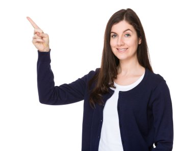 Mavi hırka beyaz esmer kadın