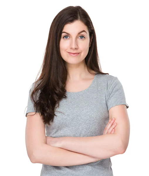 Kaukasische brünette Frau im grauen T-Shirt — Stockfoto