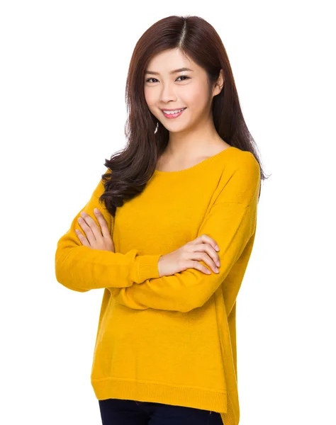Asiatico giovane donna yn giallo maglione — Foto Stock
