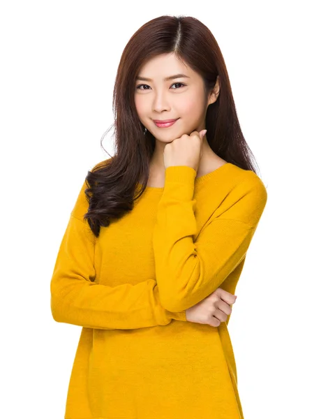 Asiatico giovane donna yn giallo maglione — Foto Stock