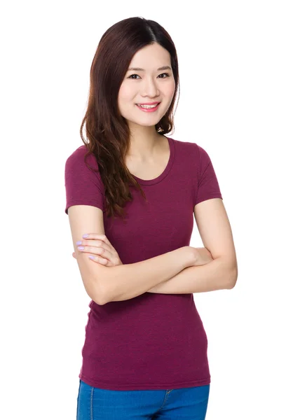 红色 t 恤的亚洲年轻女子 — 图库照片