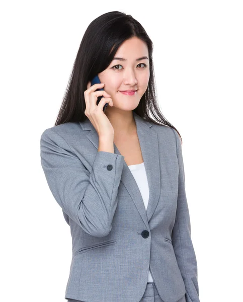 Asiática joven mujer de negocios en traje gris —  Fotos de Stock