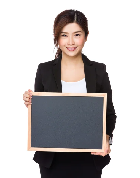 นักธุรกิจสาวเอเชียในชุดธุรกิจ — ภาพถ่ายสต็อก