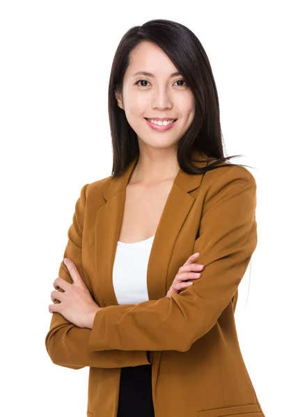 Mujer de negocios asiática en traje marrón — Foto de Stock