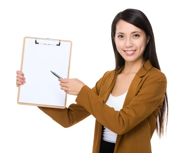 Mujer de negocios asiática en traje marrón — Foto de Stock