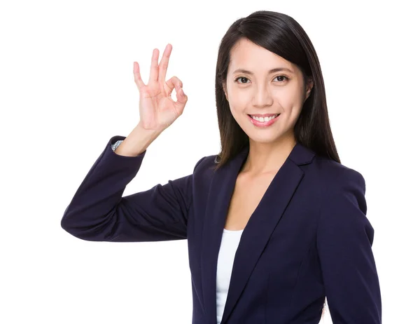 Mujer de negocios asiática en traje azul — Foto de Stock